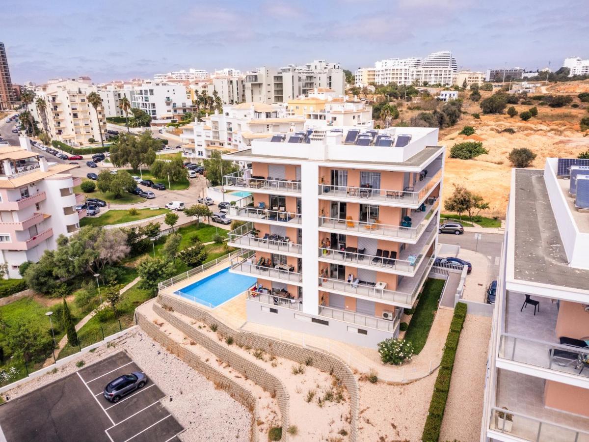 Sunny Brand New 2-Bedroom Apt - 500M From Praia Da Rocha With Ac And Pool! Portimão Buitenkant foto